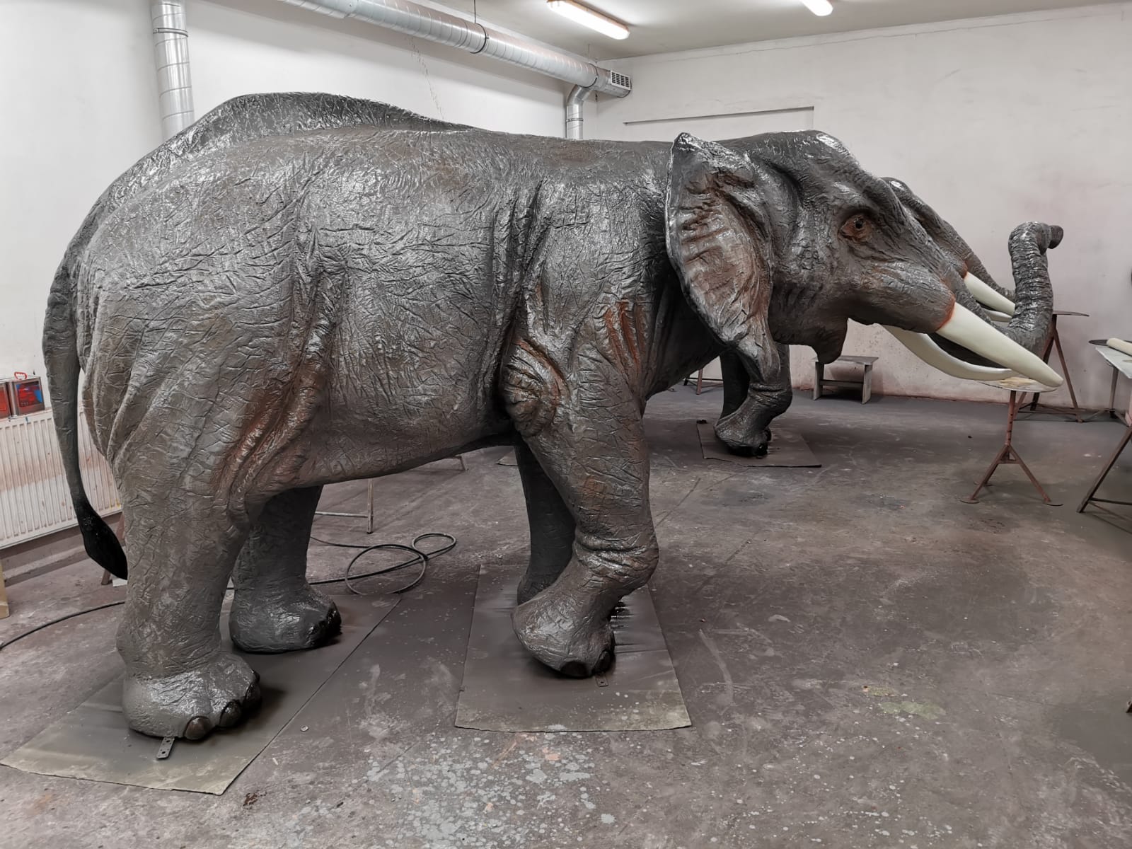 Elefant 223 x 410 x 155cm ca.